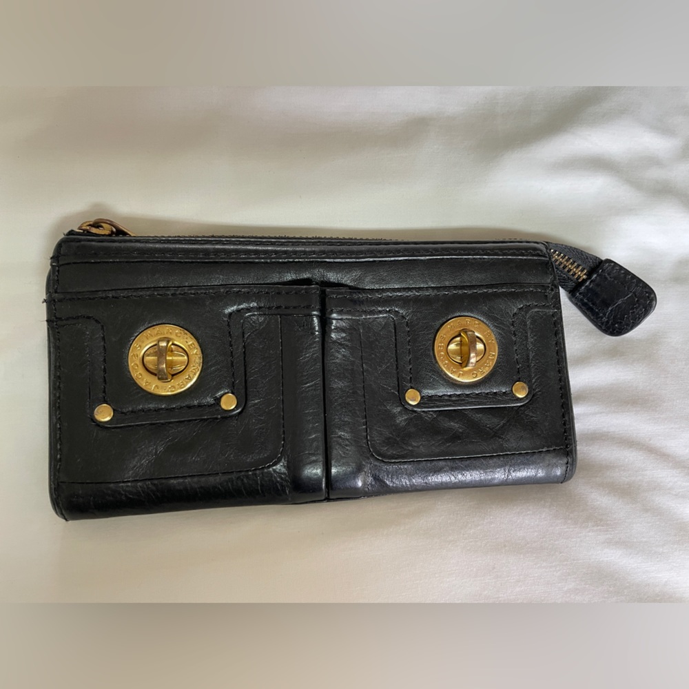 Marc jacobs turn lock clutch wallet